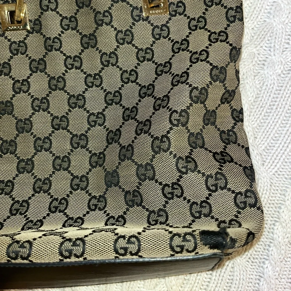 Gucci Monogram Vintage Bucket Bag - Picture 10 of 15
